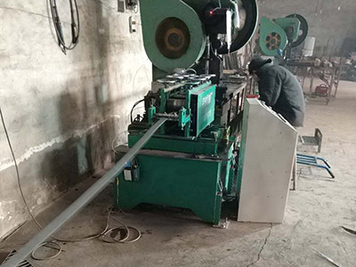 鋼格柵板車(chē)間