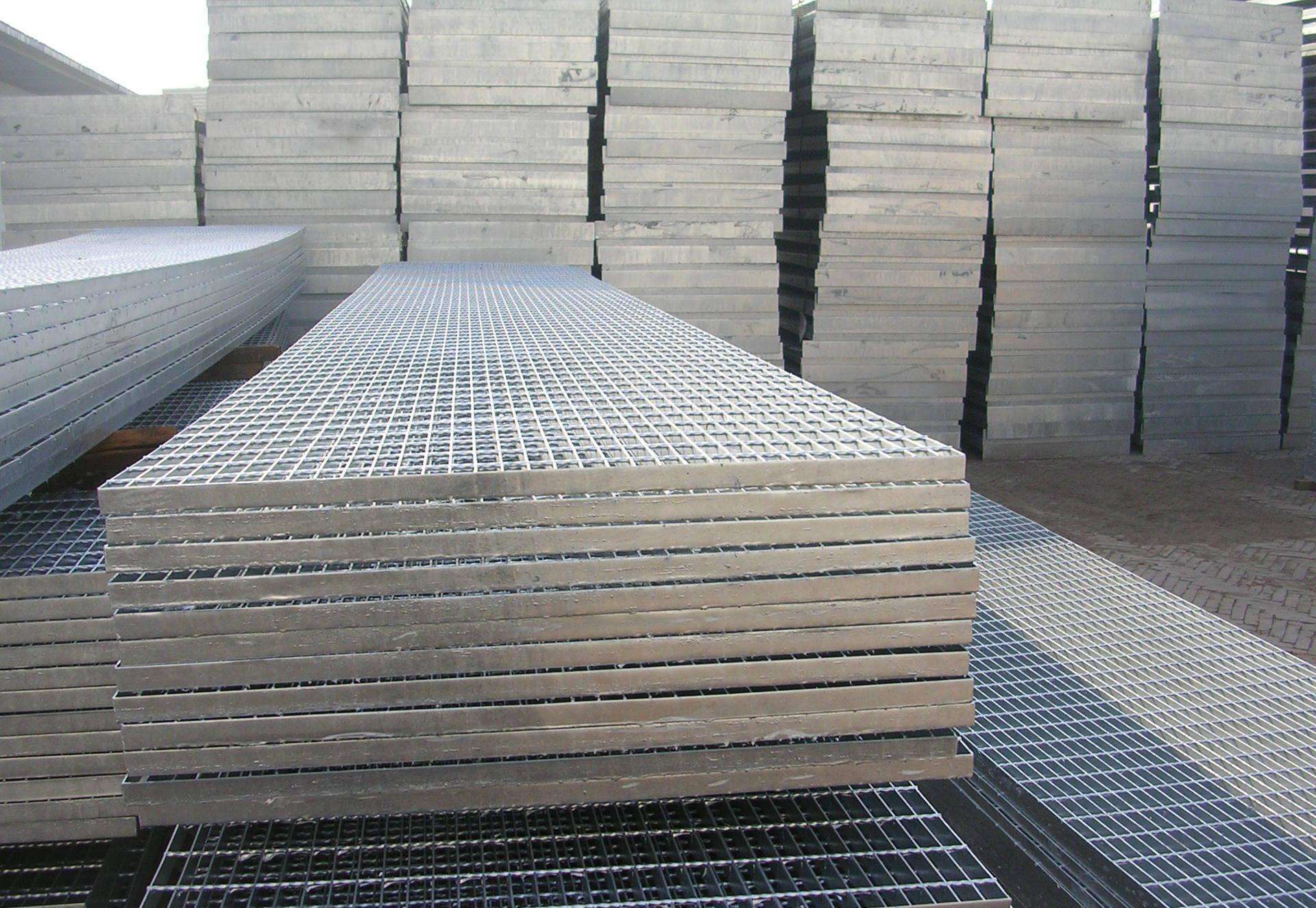 影響復合鋼格板安裝精度原因