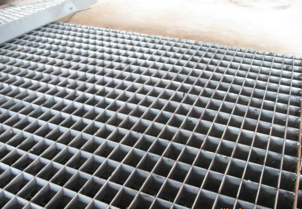 熱鍍鋅鋼格板是如何發展的